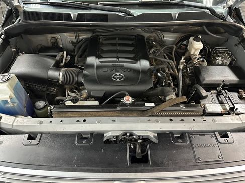 Used 2019 Toyota Tundra Limited w/ Limited Premium Package AWD/4WD image 34