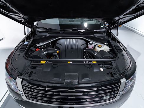 Used 2024 Land Rover Range Rover Long Wheelbase SE image 38