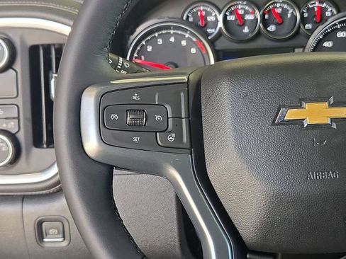 Used 2022 Chevrolet Silverado 1500 LT image 12