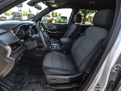 Used 2022 Chevrolet Traverse LT AWD/4WD image 19