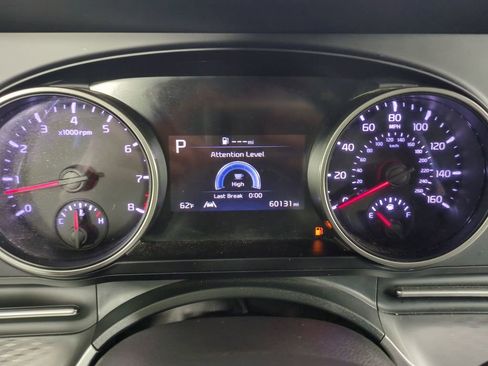 Used 2024 Kia Carnival LX image 32