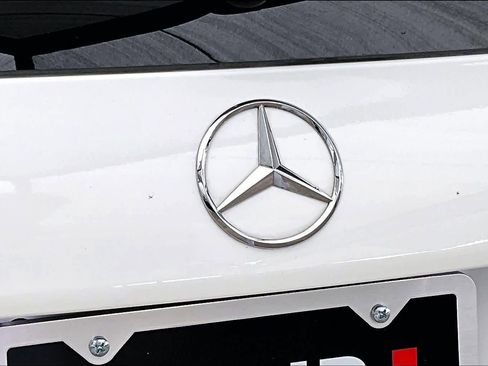 Used 2025 Mercedes-Benz GLB 250 image 31