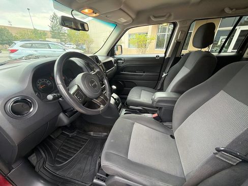 Used 2016 Jeep Patriot Latitude AWD/4WD image 21