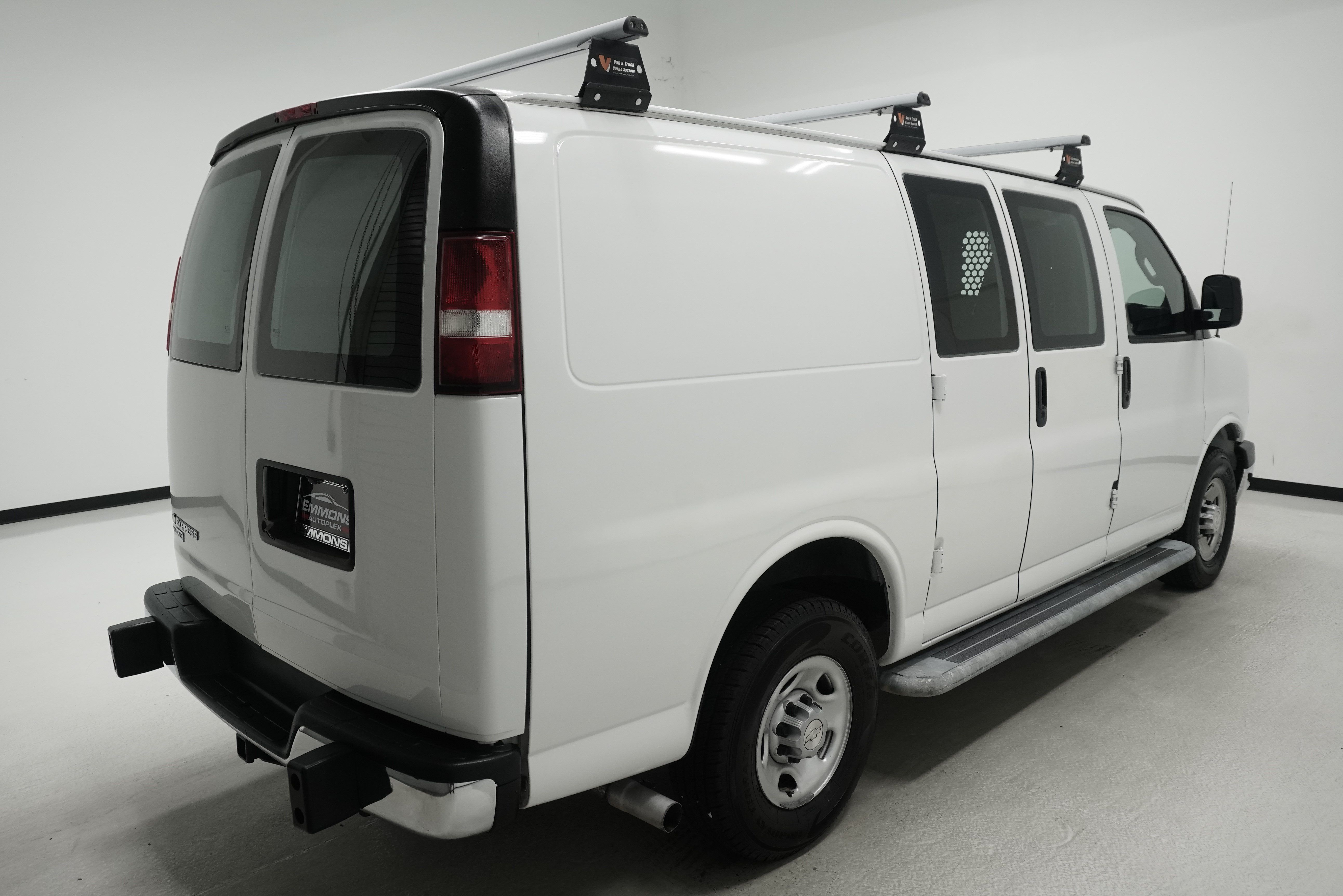 Used 2019 Chevrolet Express 2500 w/ Driver Convenience Package RWD image 3