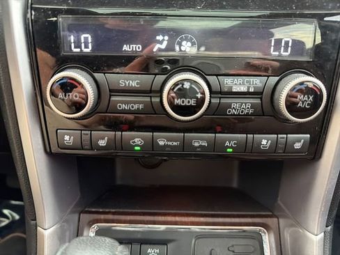 Used 2022 Subaru Ascent Touring w/ Popular Package #2A AWD/4WD image 21
