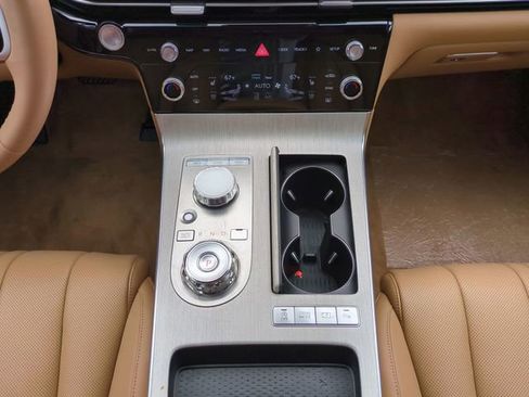 Certified 2025 Genesis G80 2.5T Advanced AWD/4WD image 16