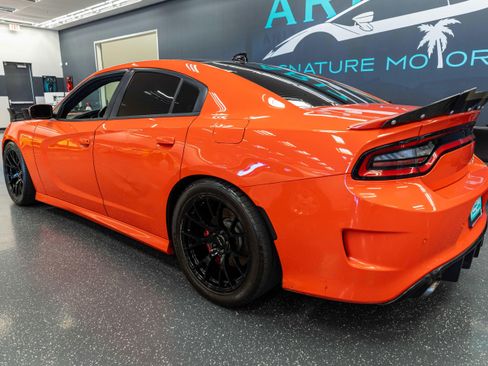 Used 2016 Dodge Charger SRT w/ Harman/Kardon Audio Group RWD image 9