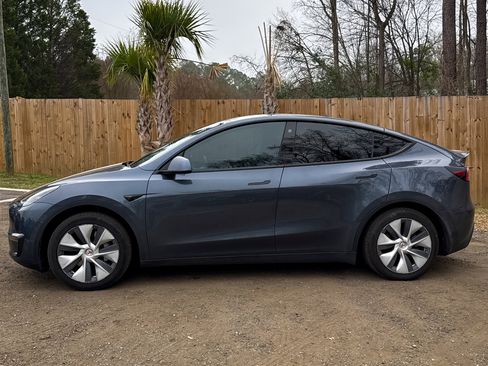 Used 2021 Tesla Model Y Long Range image 5