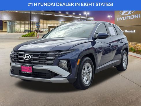 Used 2025 Hyundai Tucson SE image 2