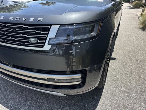 Certified 2025 Land Rover Range Rover SE AWD/4WD image 9