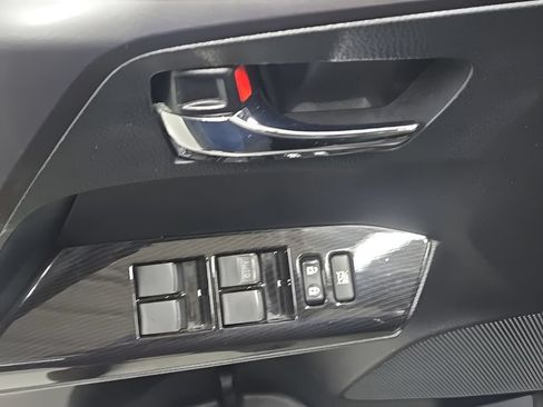 Used 2018 Toyota RAV4 SE AWD/4WD image 11