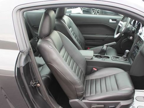Used 2009 Ford Mustang GT Premium image 28