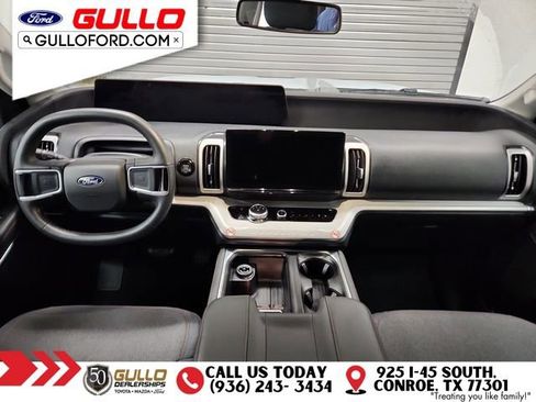 Used 2025 Ford Expedition Active image 11