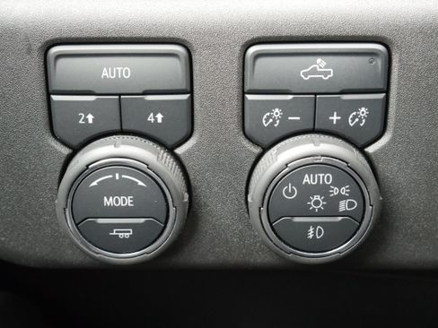 Certified 2025 Chevrolet Silverado 1500 RST w/ Convenience Package II AWD/4WD image 32