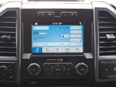 Used 2018 Ford F150 XLT w/ Equipment Group 302A Luxury AWD/4WD image 7