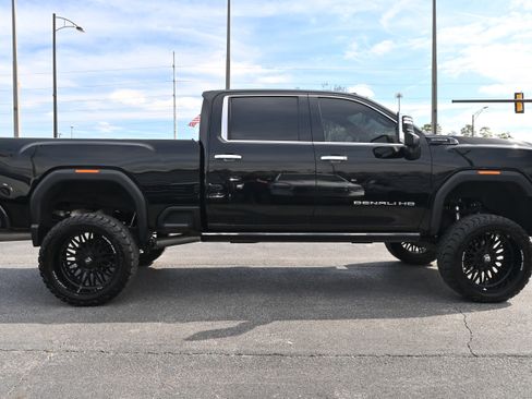 Used 2025 GMC Sierra 2500 Denali Ultimate image 16