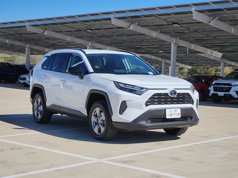 Used 2025 Toyota RAV4 LE image 2