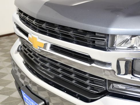 Used 2022 Chevrolet Silverado 1500 LT AWD/4WD image 11