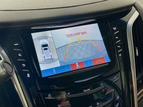 Used 2019 Cadillac Escalade Luxury AWD/4WD image 19