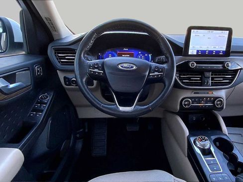 Used 2020 Ford Escape Titanium FWD image 6