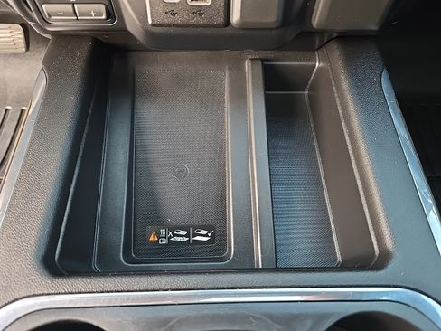 Used 2020 Chevrolet Silverado 1500 High Country image 17