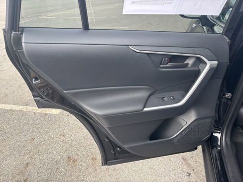 Used 2021 Toyota RAV4 SE w/ Weather & Moonroof Package image 19