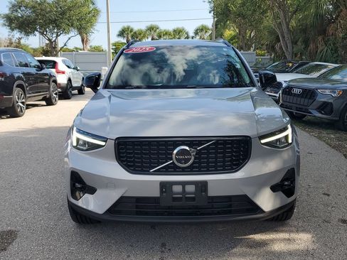 Used 2025 Volvo XC40 B5 Plus AWD/4WD image 10