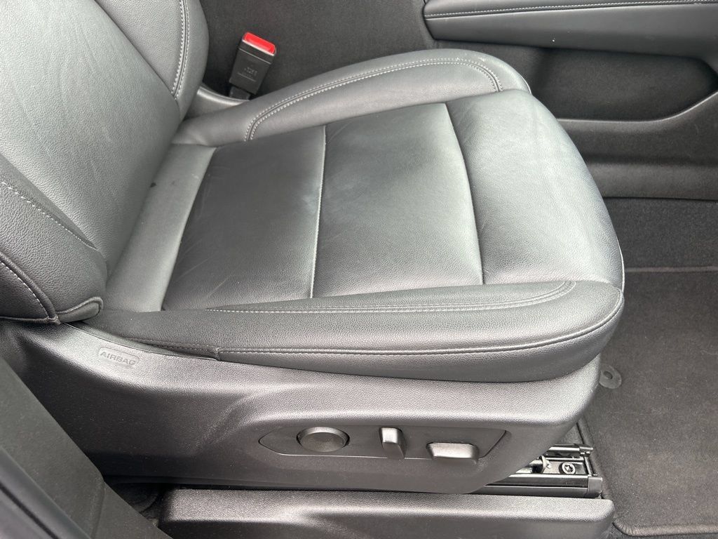 Used 2025 Chevrolet Tahoe Z71 AWD/4WD image 45