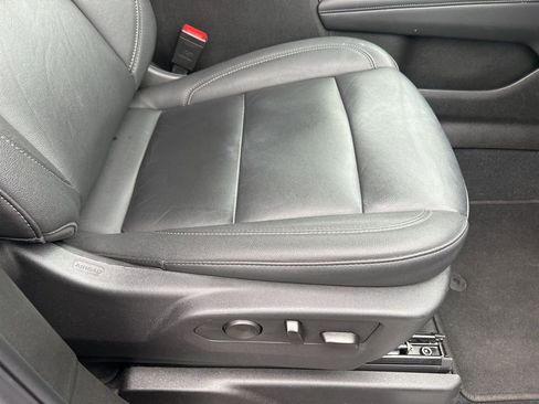 Used 2025 Chevrolet Tahoe Z71 AWD/4WD image 45