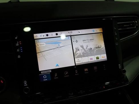 Used 2025 Jeep Wagoneer 4WD w/ Premium Group I image 25