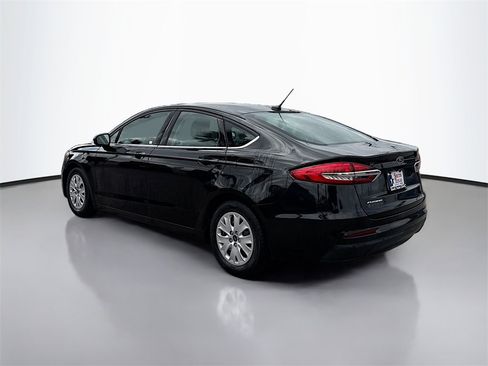 Used 2019 Ford Fusion S image 4
