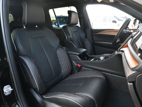 Used 2023 Jeep Grand Cherokee Summit AWD/4WD image 37