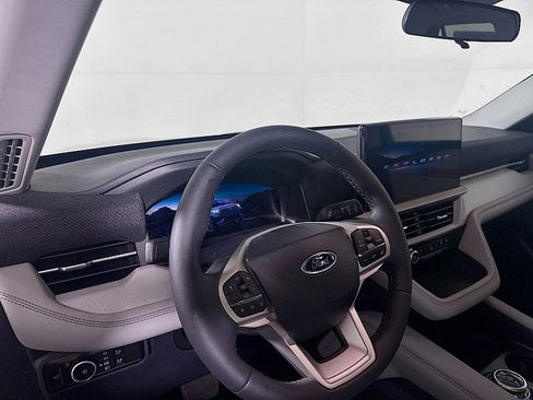 New 2026 Ford Explorer Active AWD/4WD image 9