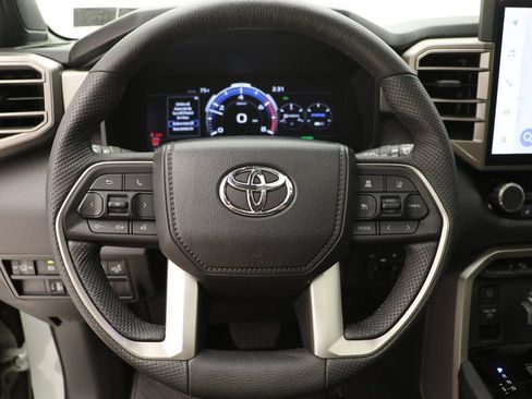 Used 2025 Toyota Sequoia Limited AWD/4WD image 18
