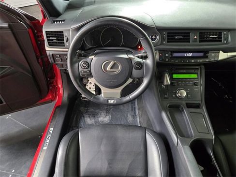 Used 2015 Lexus CT 200h image 16
