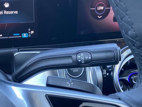 Used 2025 Mercedes-Benz GLB 250 image 23