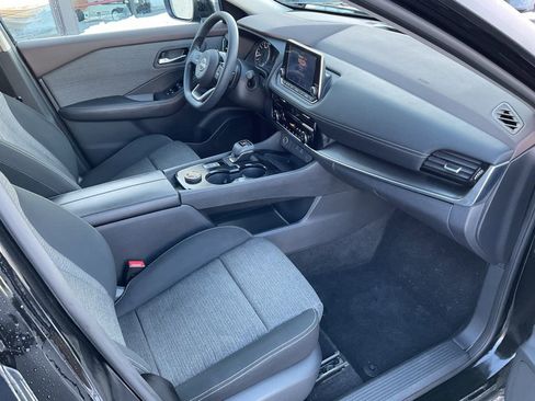 Used 2023 Nissan Rogue SV image 18