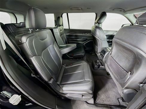 Used 2022 Jeep Grand Cherokee L Limited image 27