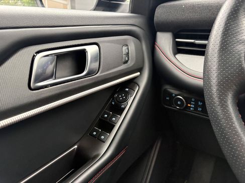 Used 2025 Ford Explorer ST-Line AWD/4WD image 13