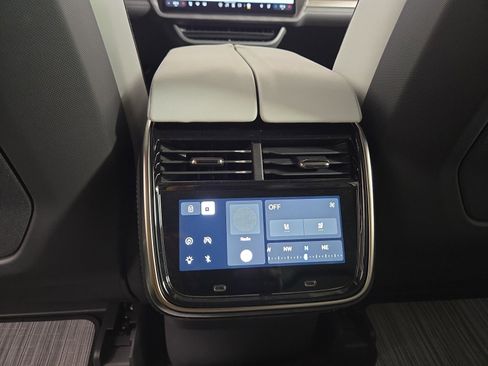 Used 2023 Rivian R1S Launch Edition AWD/4WD image 29