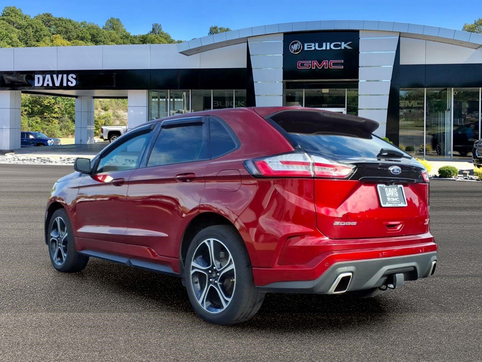 Used 2019 Ford Edge ST w/ Cold Weather Package AWD/4WD image 4