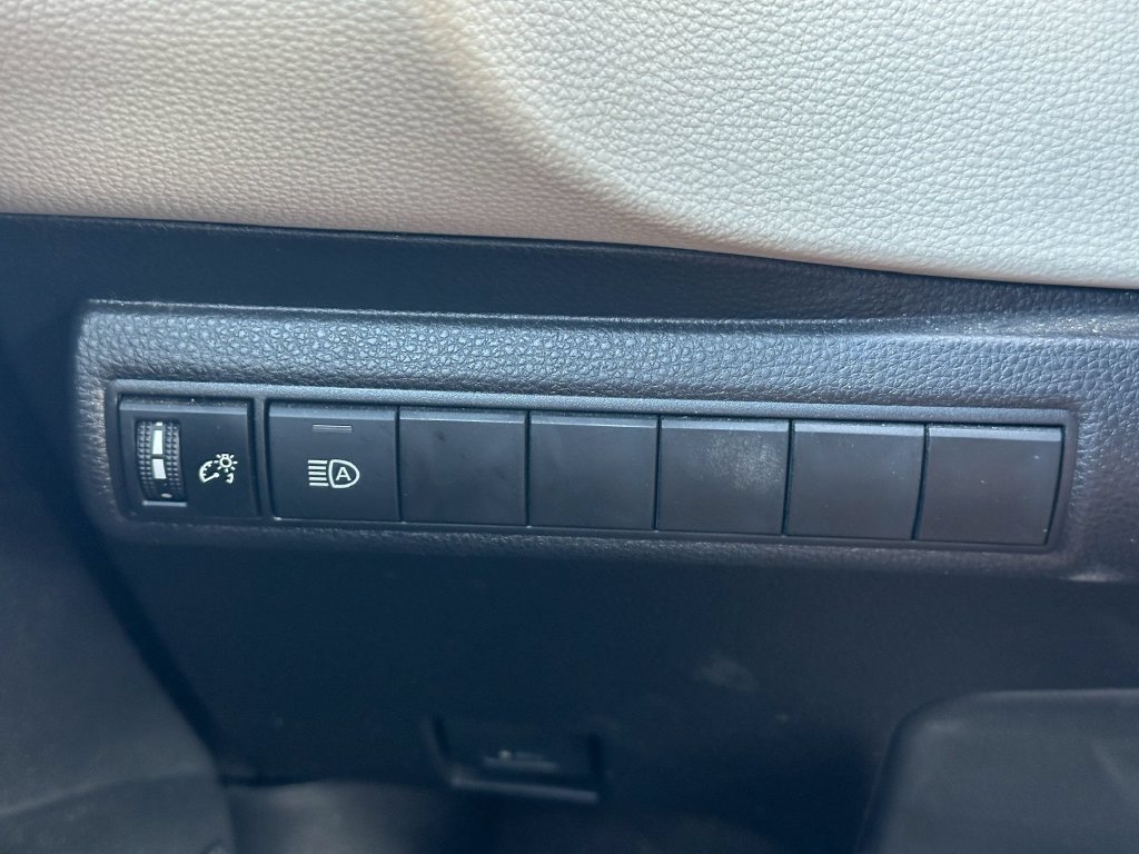 Used 2026 Toyota Corolla LE FWD image 33