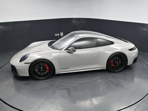 Certified 2026 Porsche 911 Carrera GTS RWD image 15