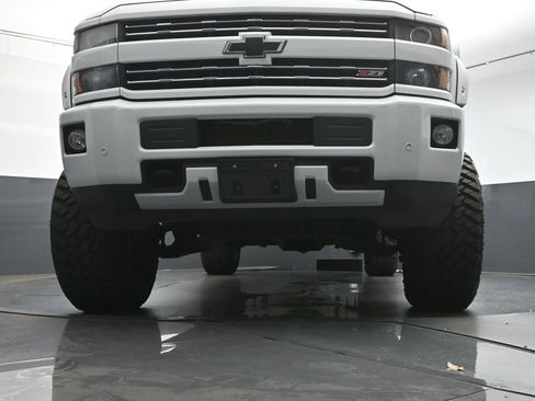 Used 2019 Chevrolet Silverado 2500 LTZ w/ Duramax Plus Package image 32