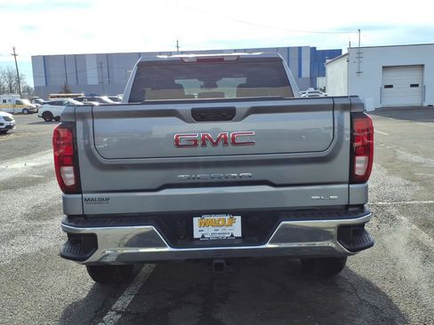 New 2026 GMC Sierra 1500 SLE image 5