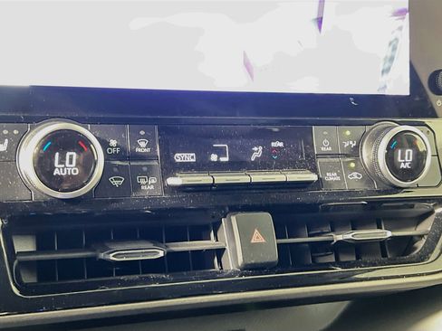 Used 2026 Toyota Highlander XLE AWD/4WD image 26