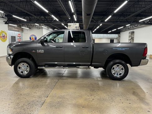 Used 2018 RAM 2500 Tradesman w/ Chrome Appearance Group AWD/4WD image 4