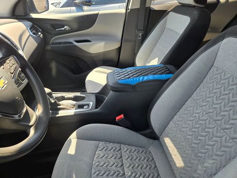 Used 2024 Chevrolet Equinox LS w/ LS Convenience Package FWD image 3