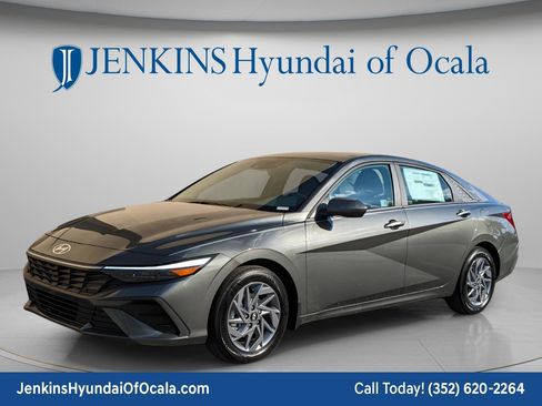 New 2026 Hyundai Elantra Sport FWD image 7