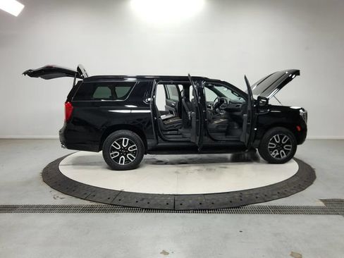 Used 2023 GMC Yukon XL AT4 AWD/4WD image 17